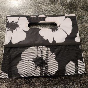 Thirty-One Fold N' File in White Poppy